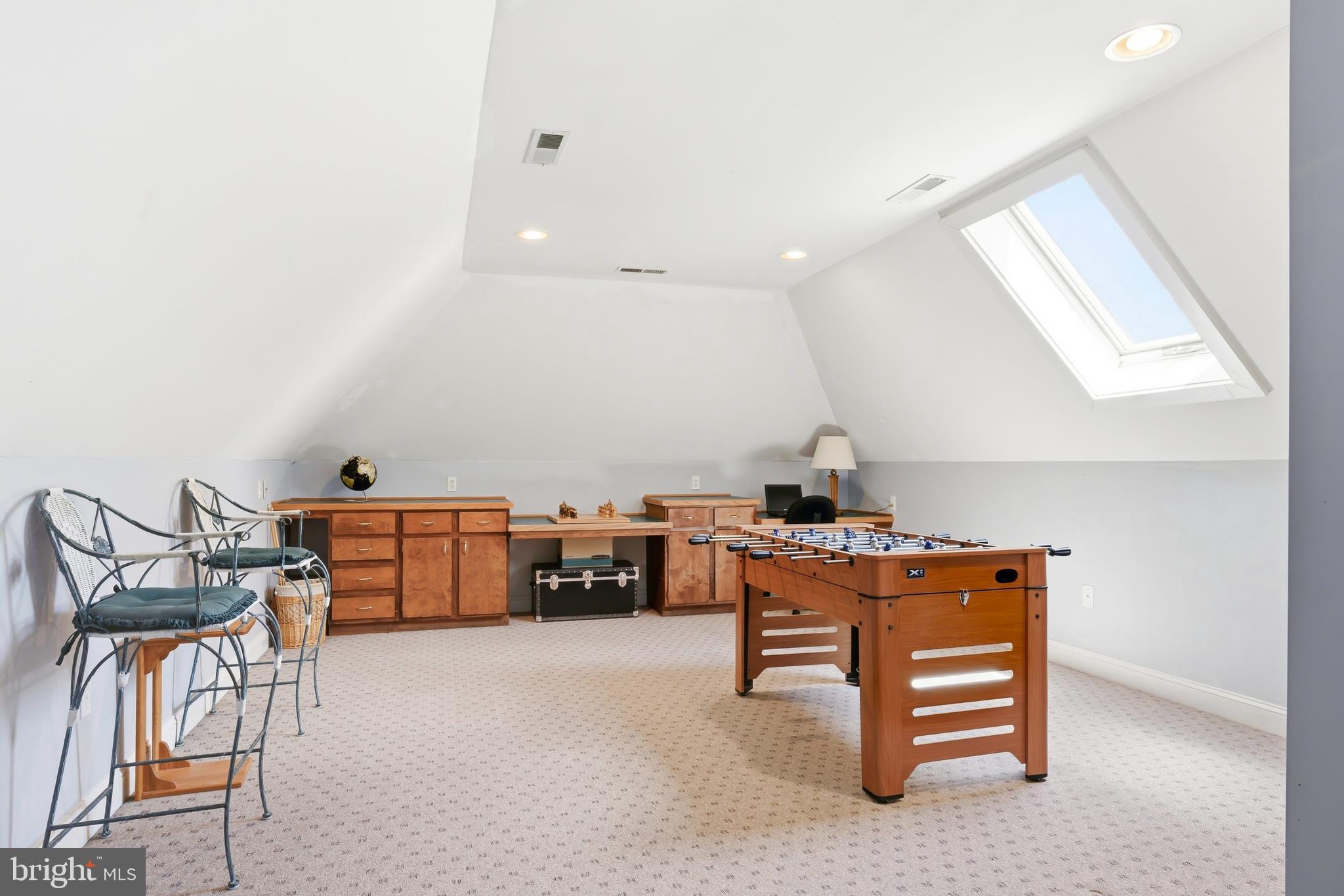 AVELEY FARM - Residential