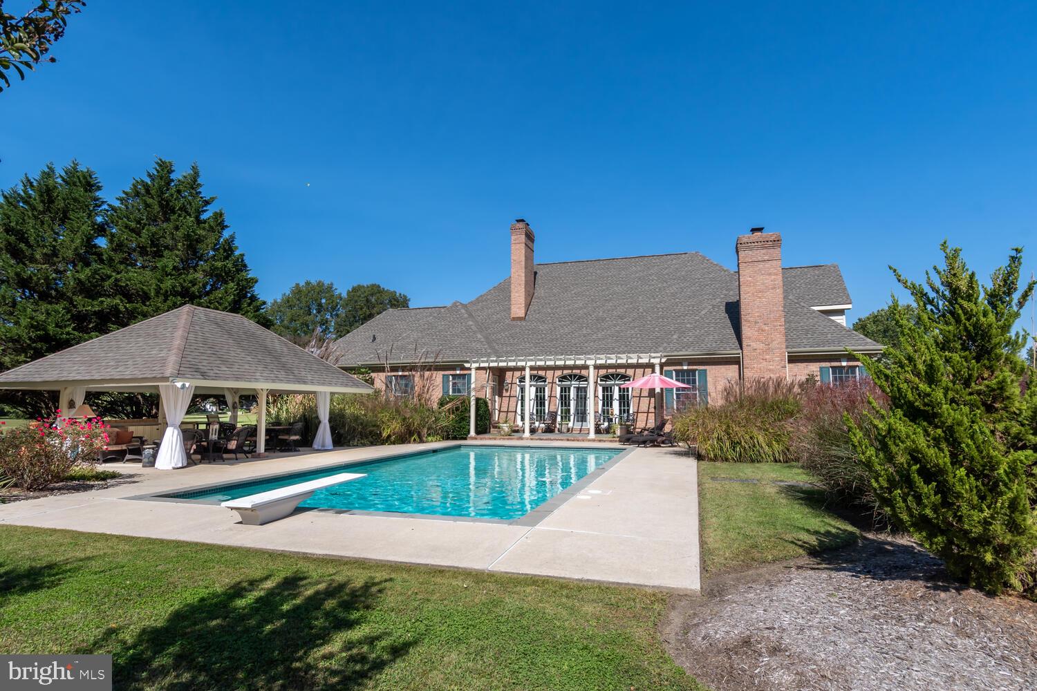 AVELEY FARM - Residential