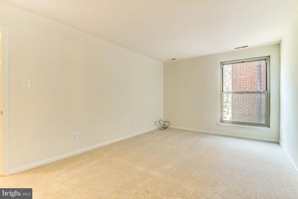 WOODBURN VILLAGE - Residential Lease