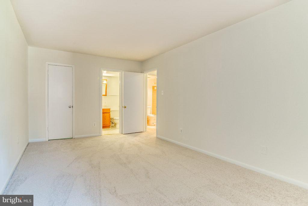 WOODBURN VILLAGE - Residential Lease