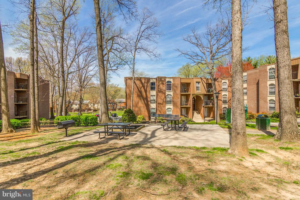 WOODBURN VILLAGE - Residential Lease