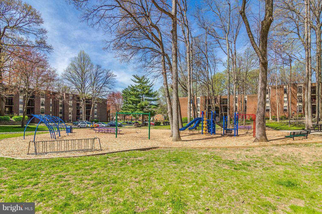 WOODBURN VILLAGE - Residential Lease