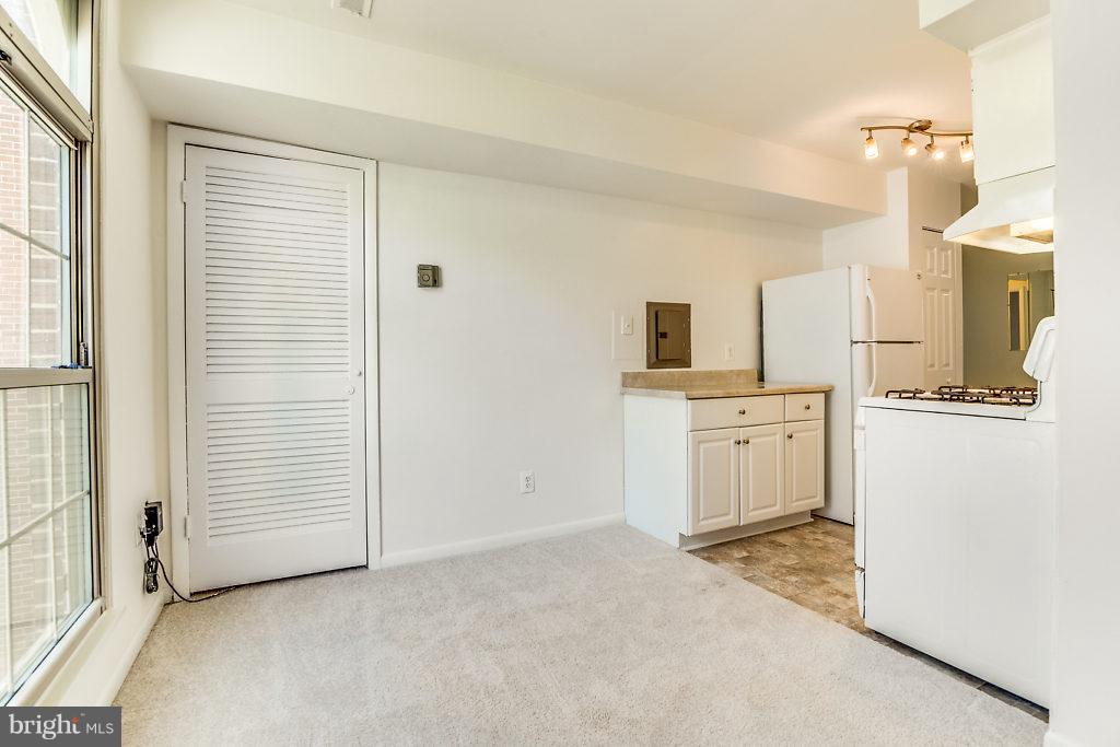 WOODBURN VILLAGE - Residential Lease