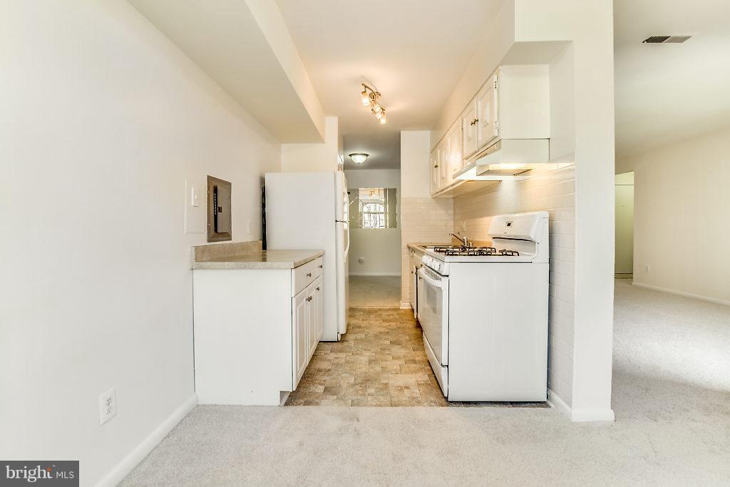 WOODBURN VILLAGE - Residential Lease