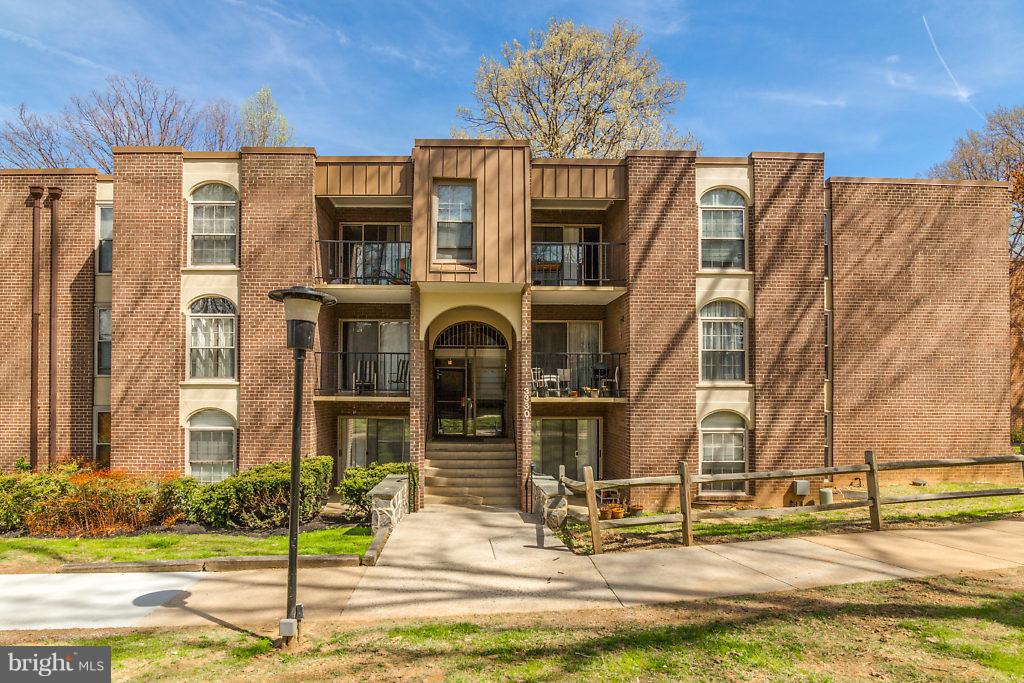 WOODBURN VILLAGE - Residential Lease