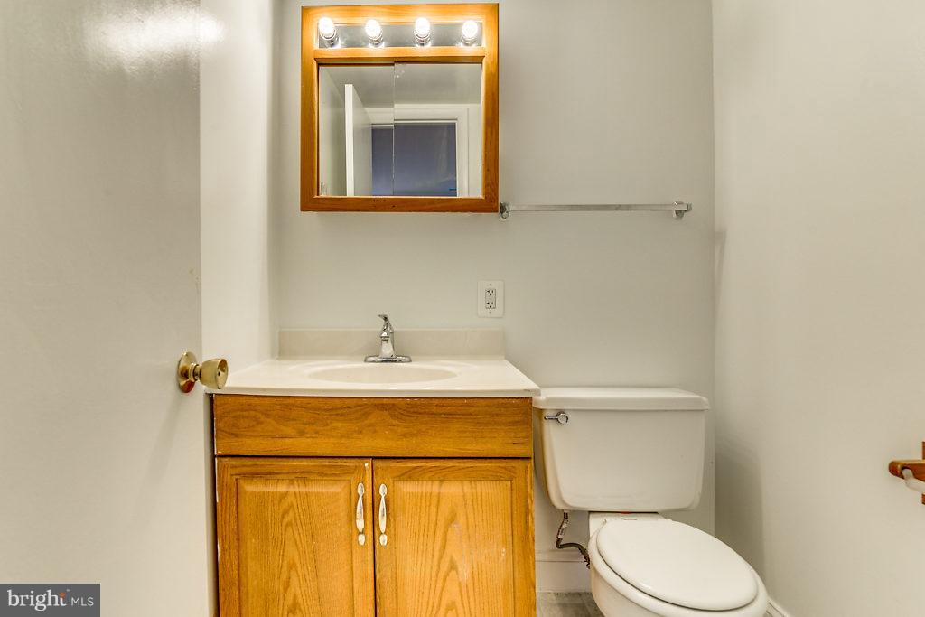 WOODBURN VILLAGE - Residential Lease