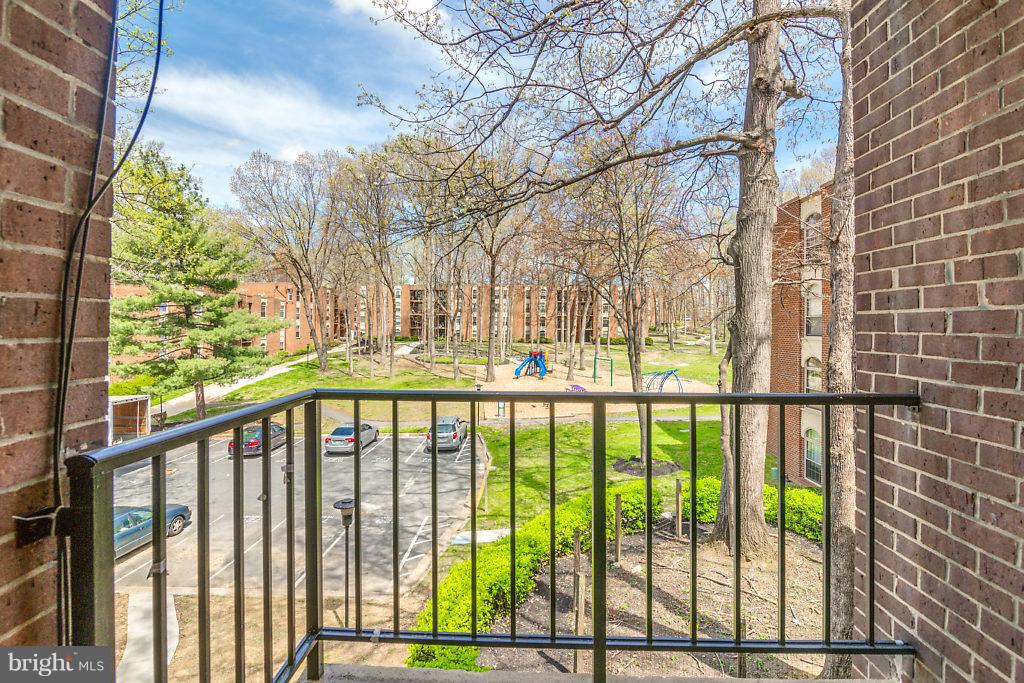 WOODBURN VILLAGE - Residential Lease