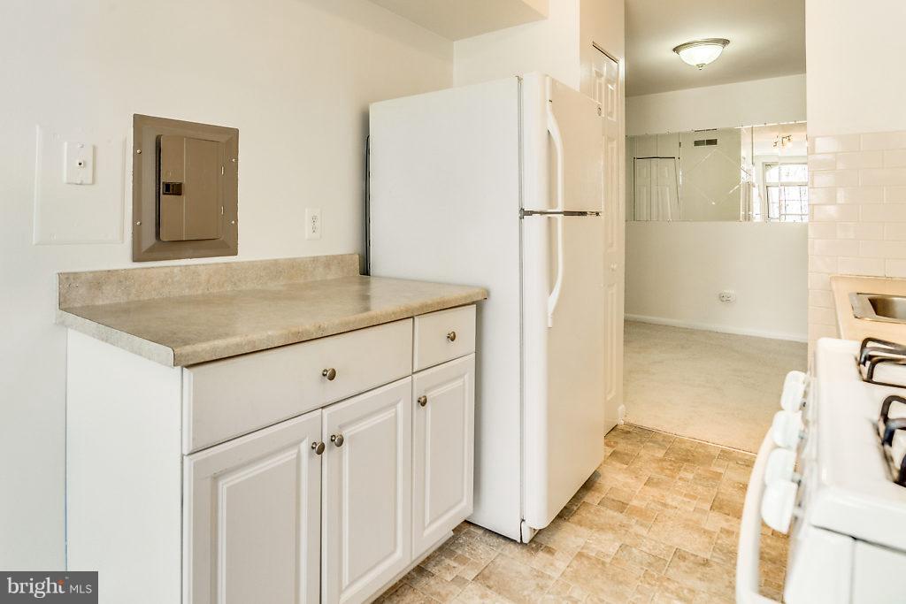 WOODBURN VILLAGE - Residential Lease