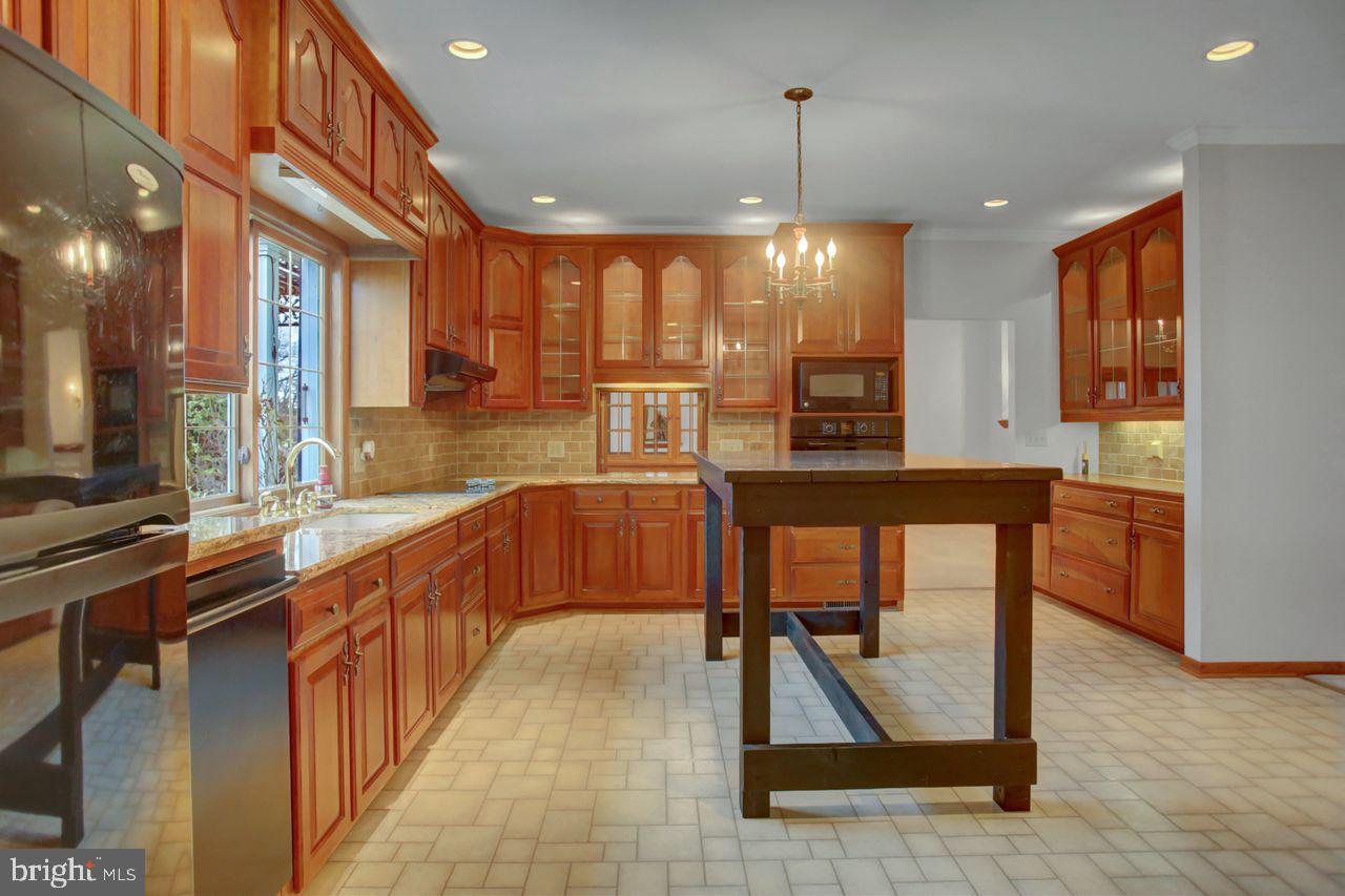 GUILFORD HILLS EAST - Residential