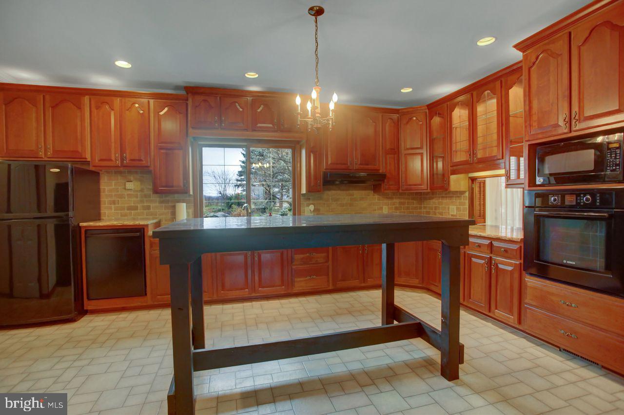 GUILFORD HILLS EAST - Residential