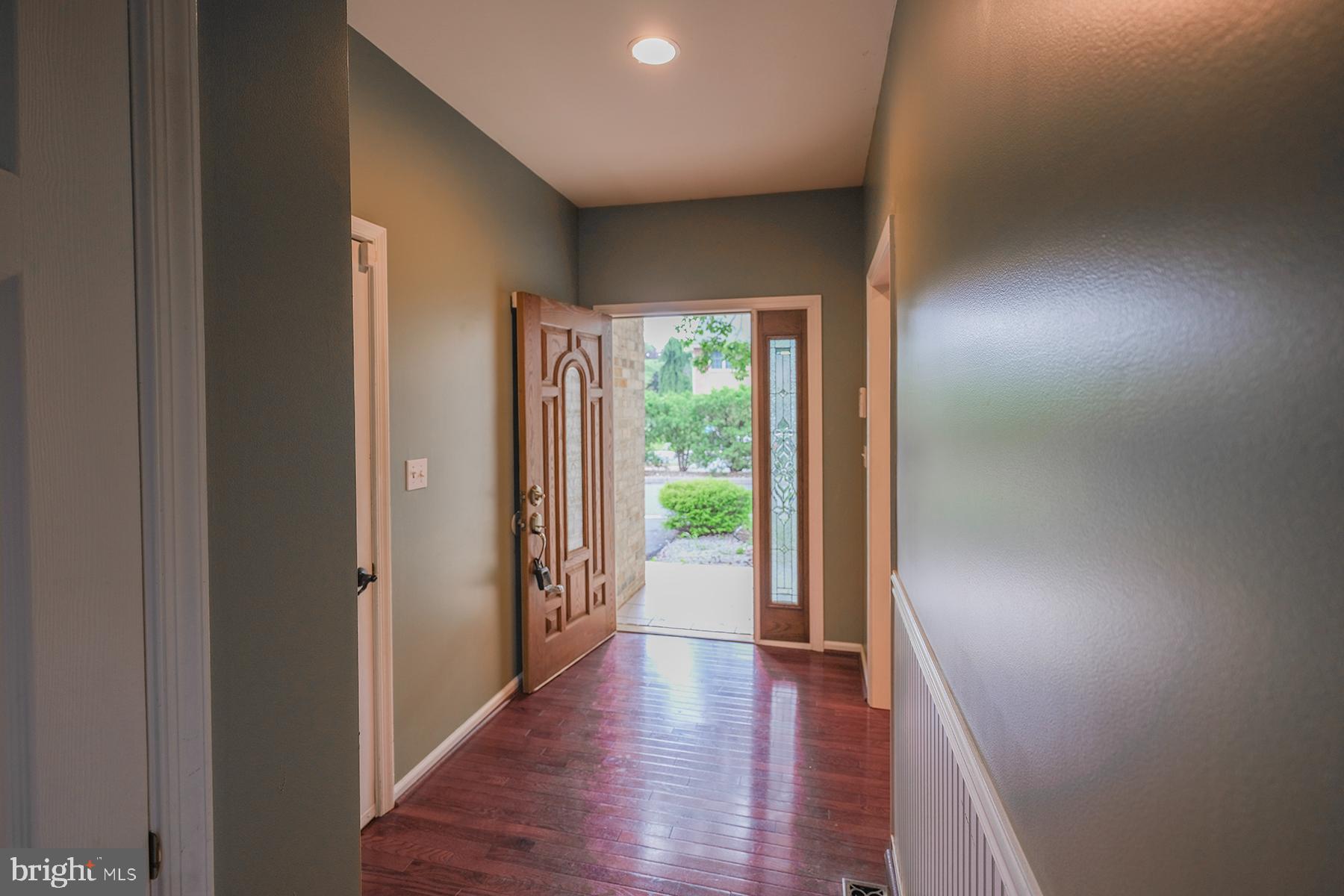 1050 LINDSAY LANE