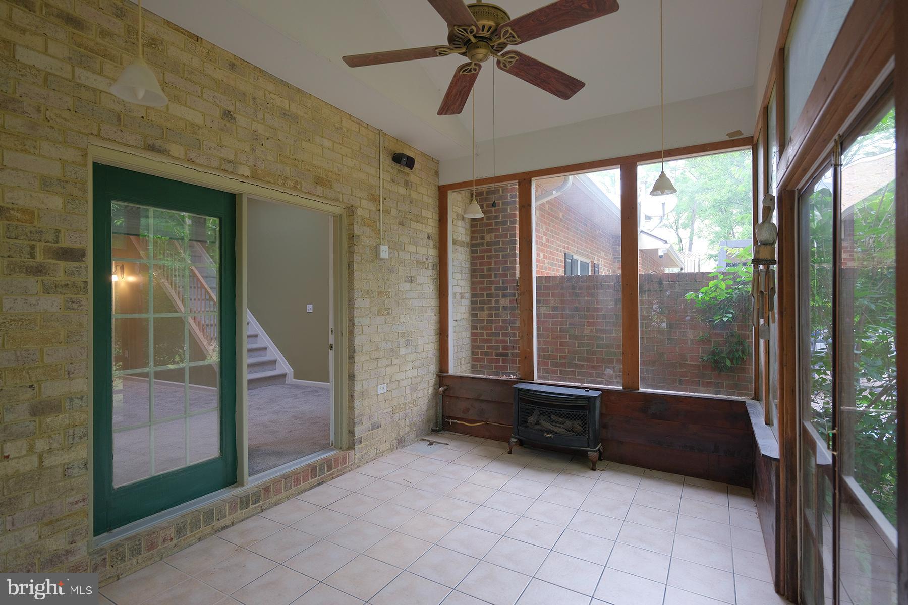 NORTH GATE TOWNE HOMES - Residential