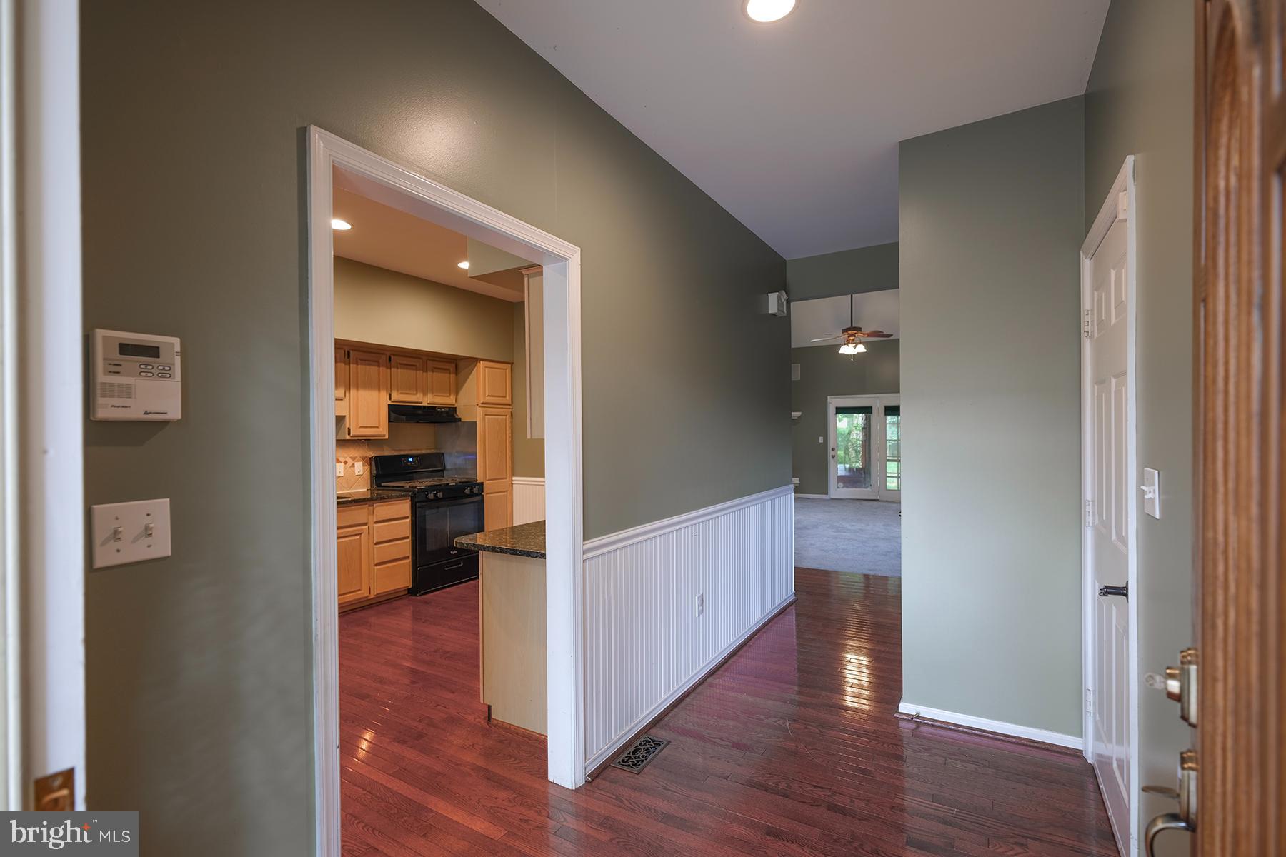 1050 LINDSAY LANE