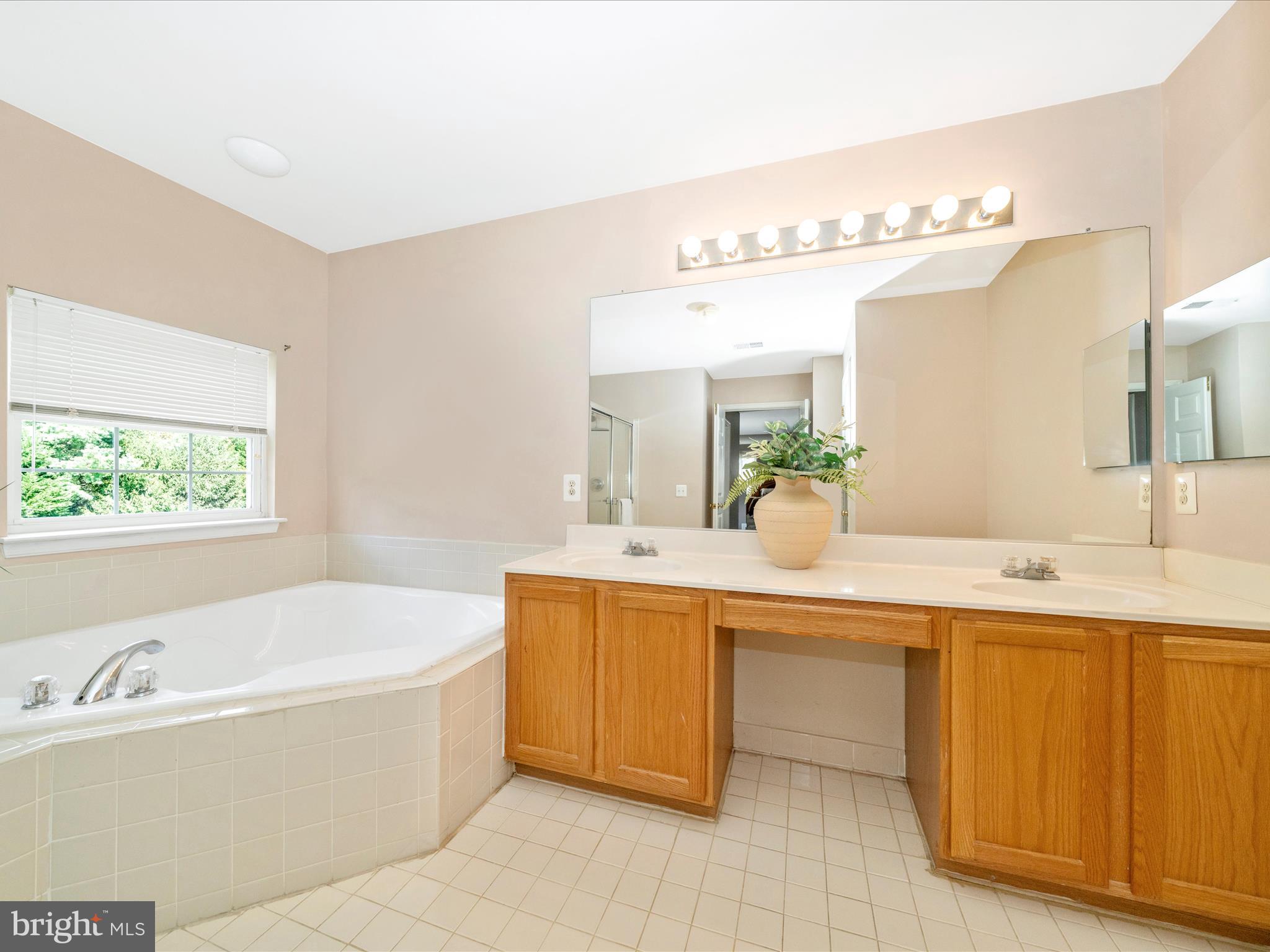 CROFTON FARMS - Residential