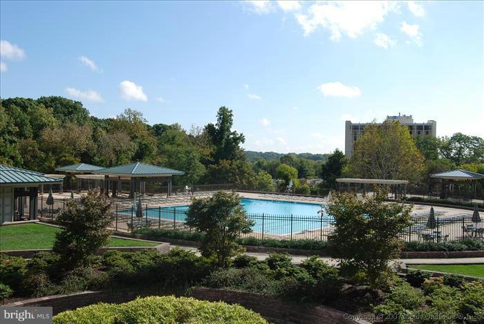 PROMENADE TOWERS - Residential Lease