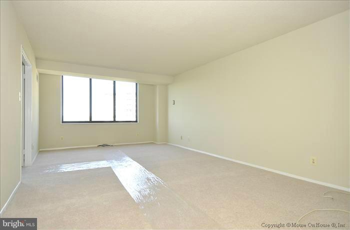 PROMENADE TOWERS - Residential Lease