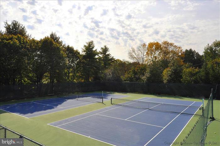 PROMENADE TOWERS - Residential Lease