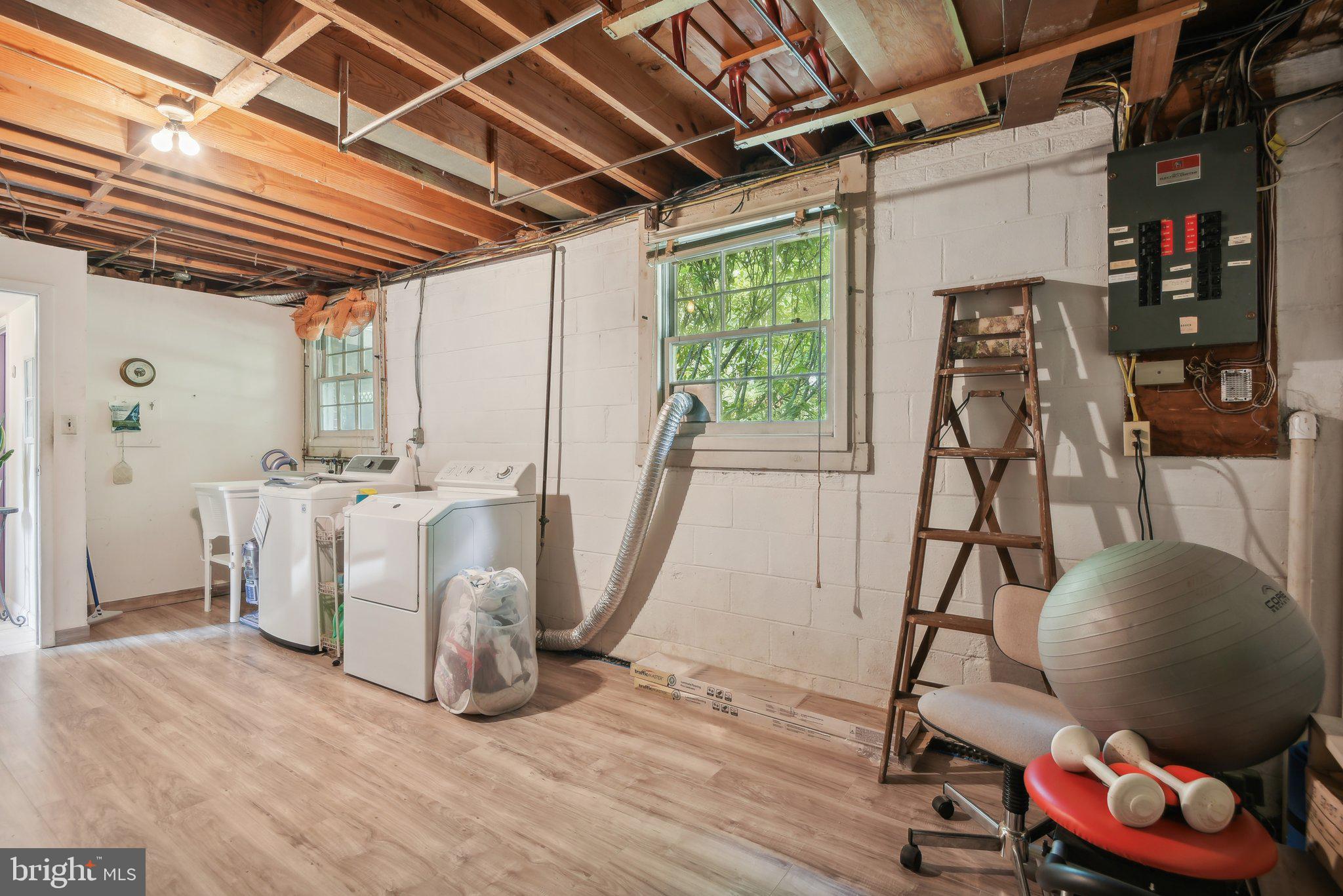 COLLINGWOOD ESTATES - Residential