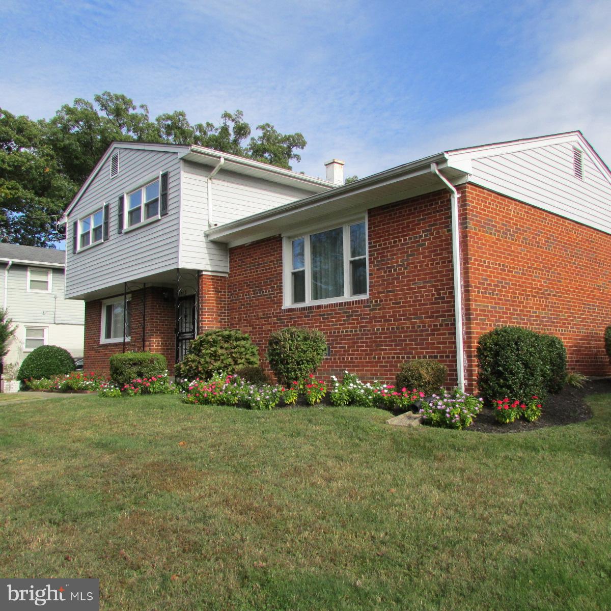 1113 BURKETON ROAD