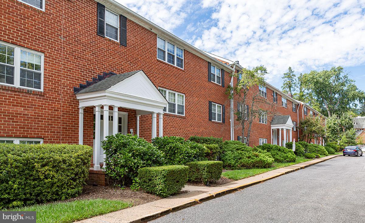 TUSCANY-CANTERBURY - Residential Lease