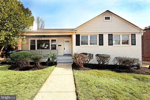 Homes For Sale - 2113 Iverson Street<br/> TEMPLE HILLS, MD 20748