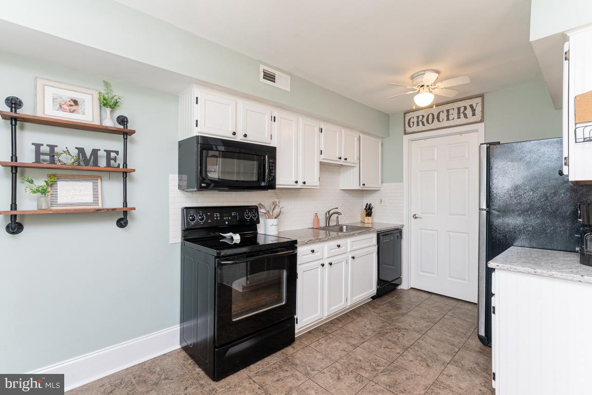 BEAVER RUN KNOLL - Residential