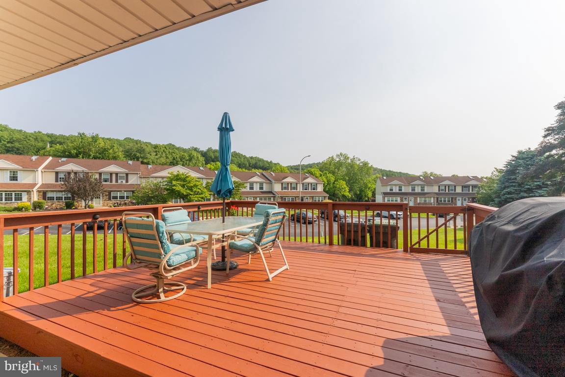 BEAVER RUN KNOLL - Residential