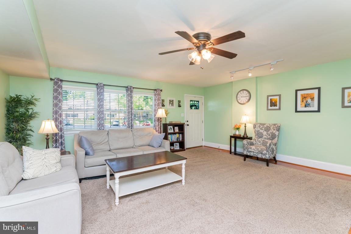 BEAVER RUN KNOLL - Residential