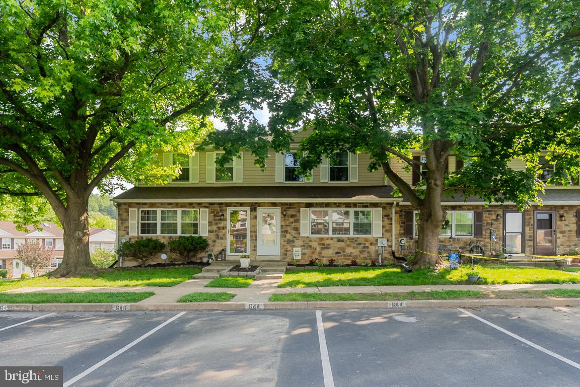 BEAVER RUN KNOLL - Residential