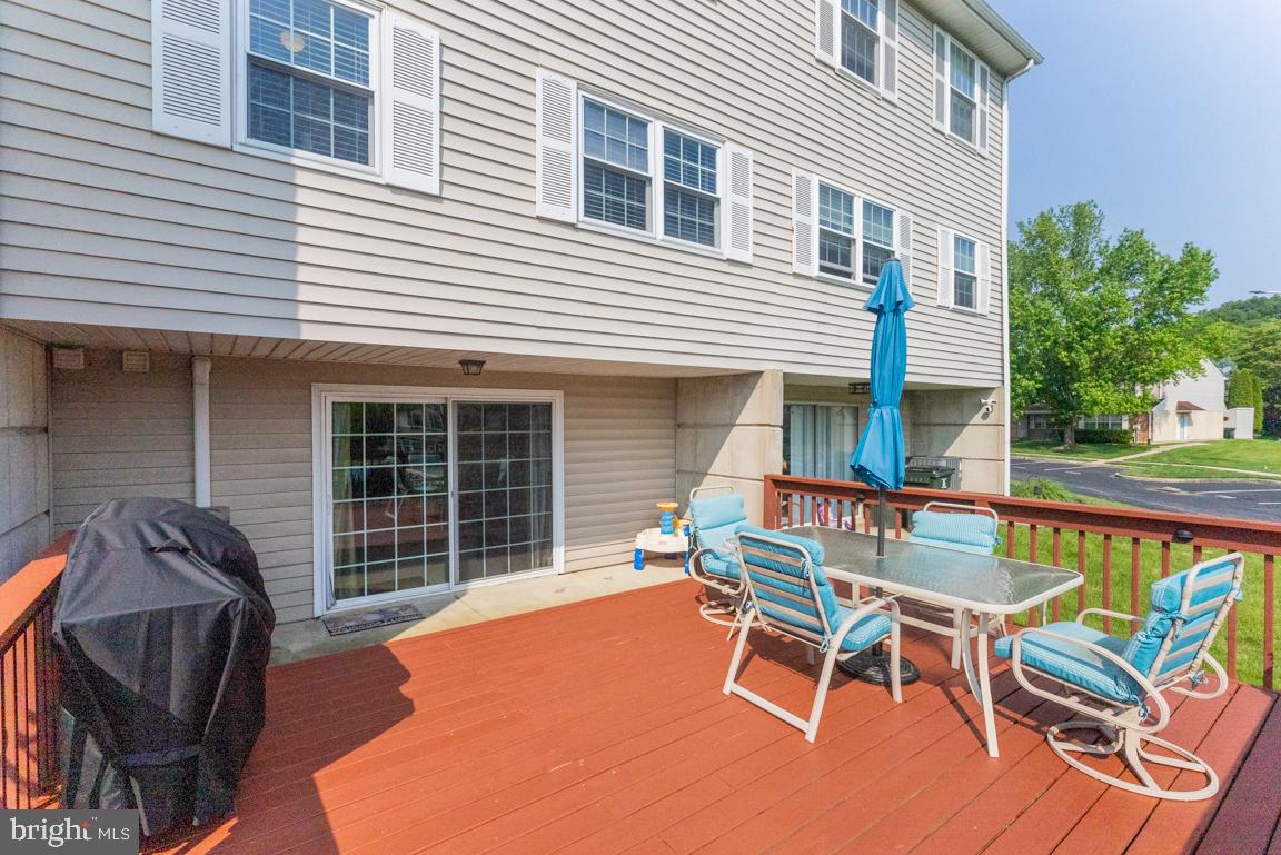 BEAVER RUN KNOLL - Residential