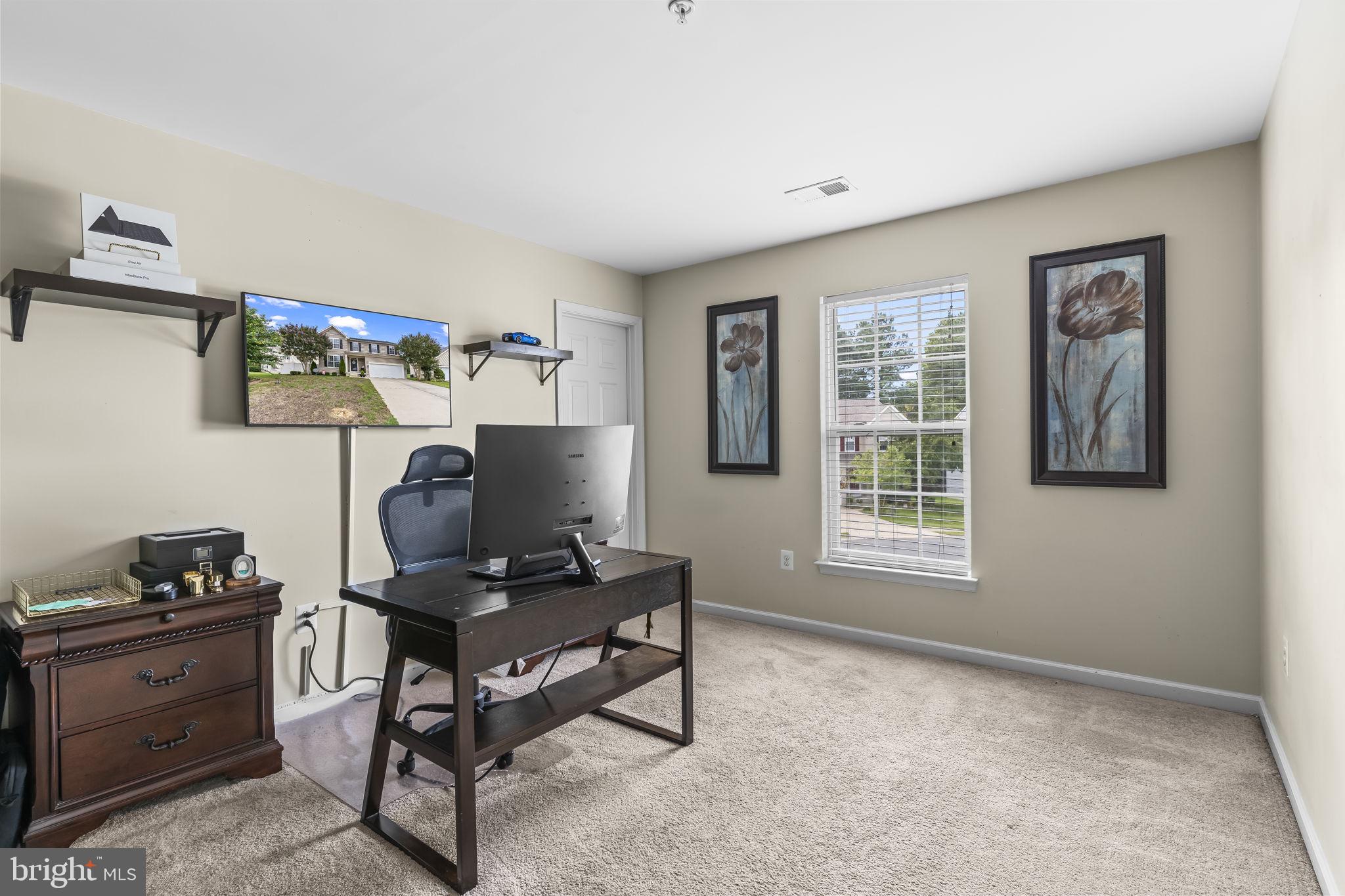 WESTBURY - Residential