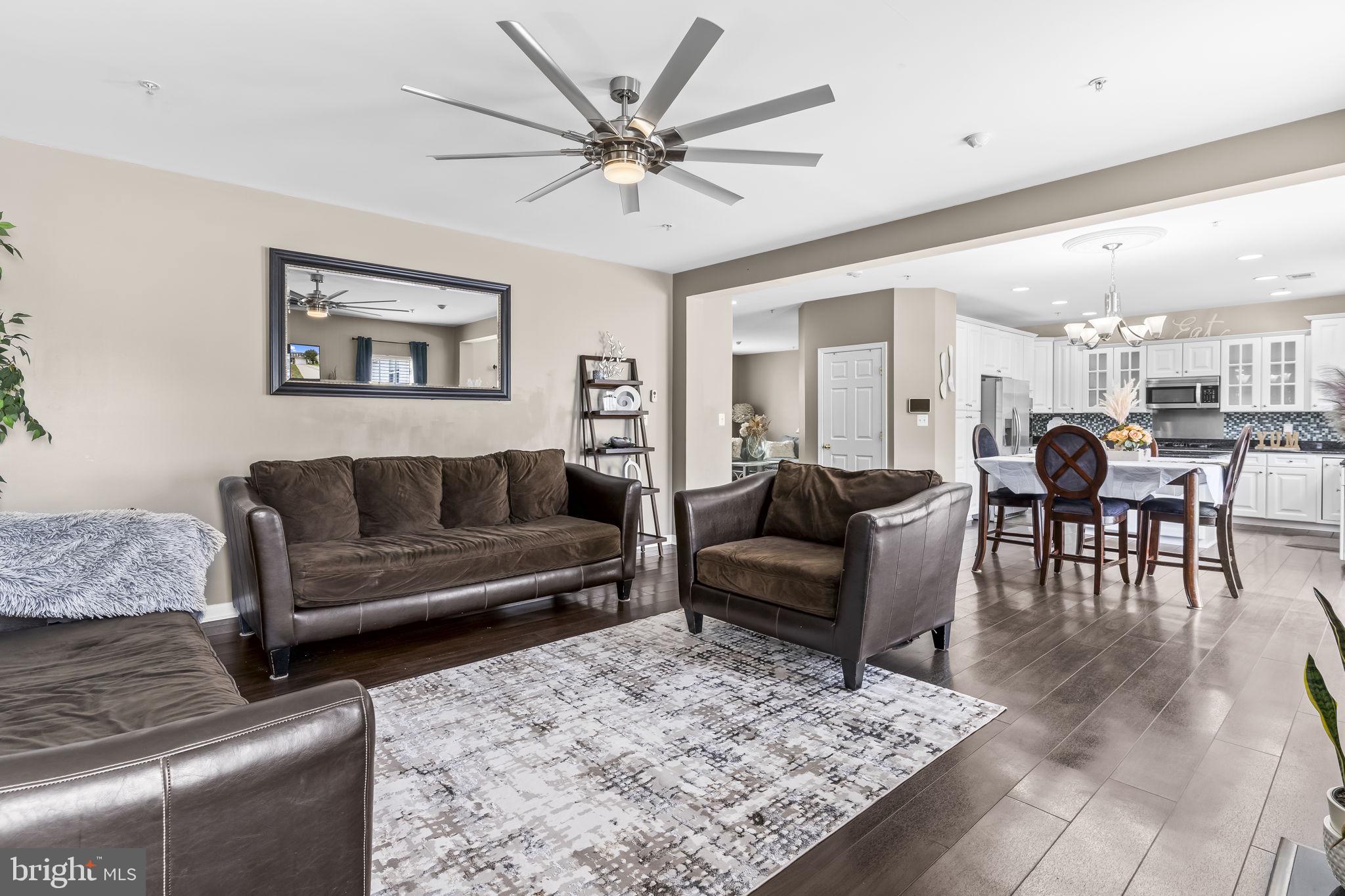 WESTBURY - Residential