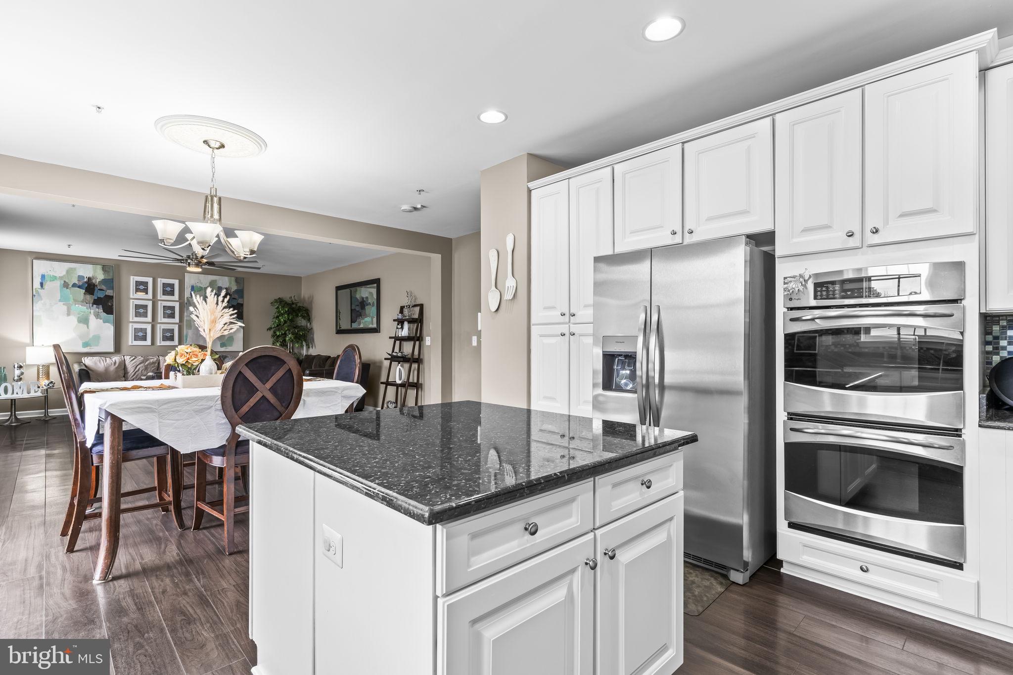 WESTBURY - Residential