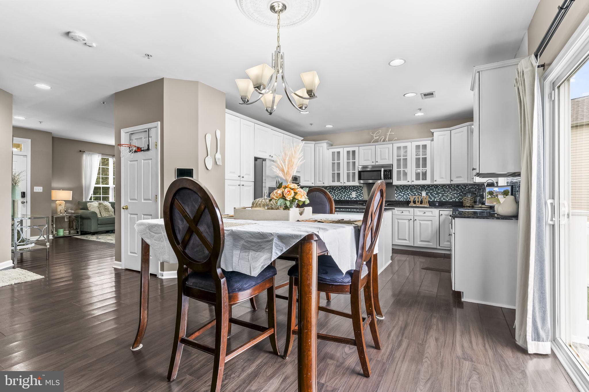 WESTBURY - Residential