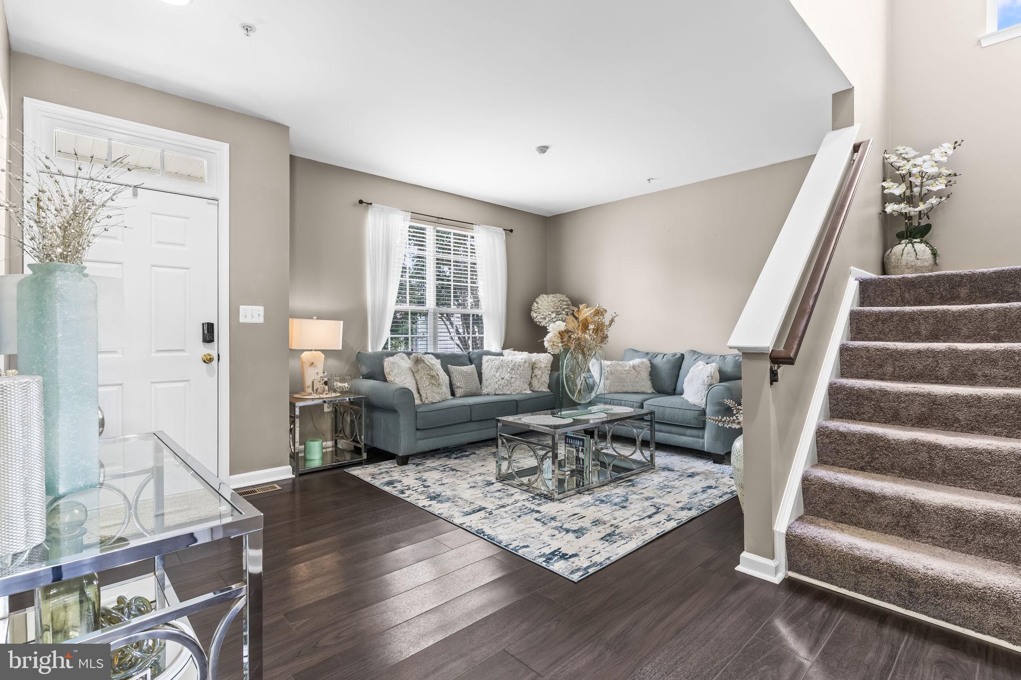 WESTBURY - Residential