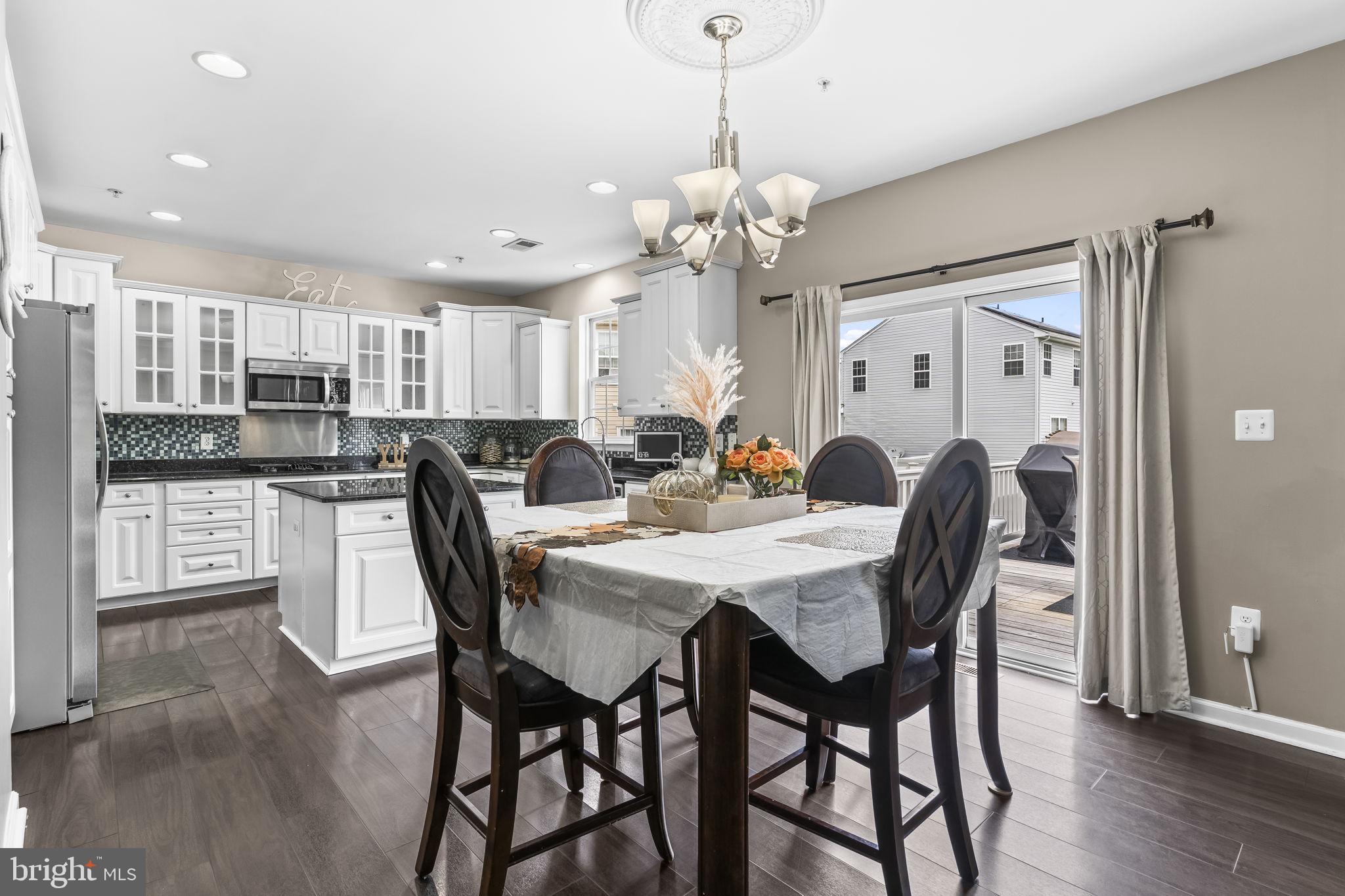 WESTBURY - Residential