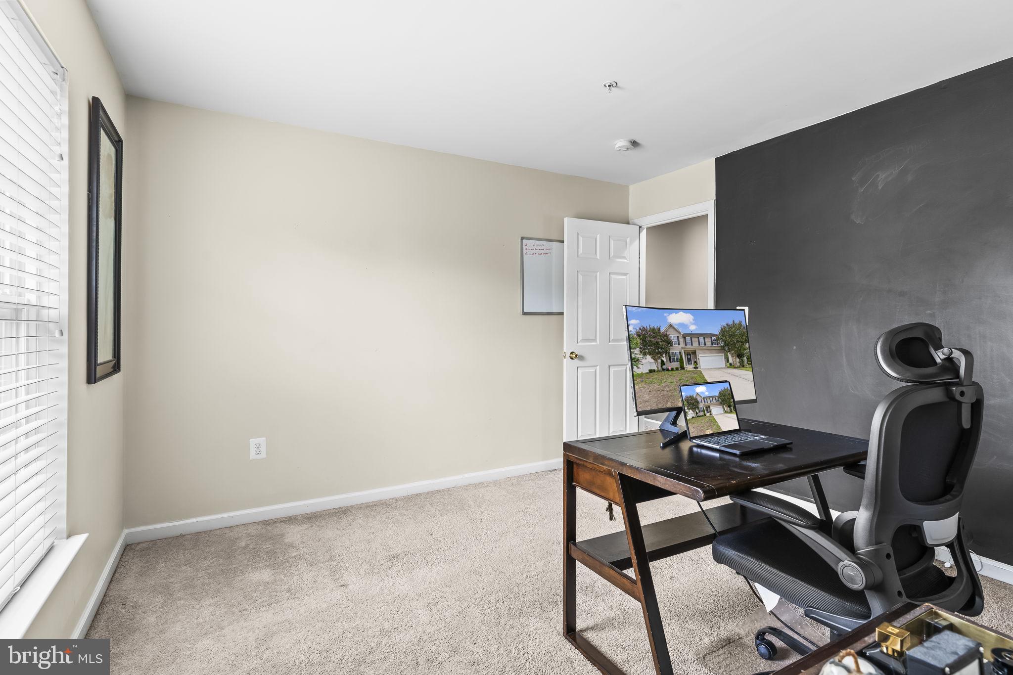 WESTBURY - Residential