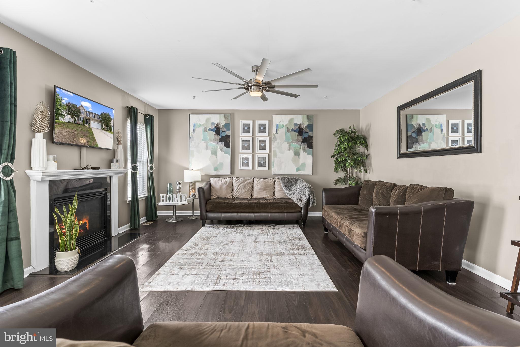 WESTBURY - Residential