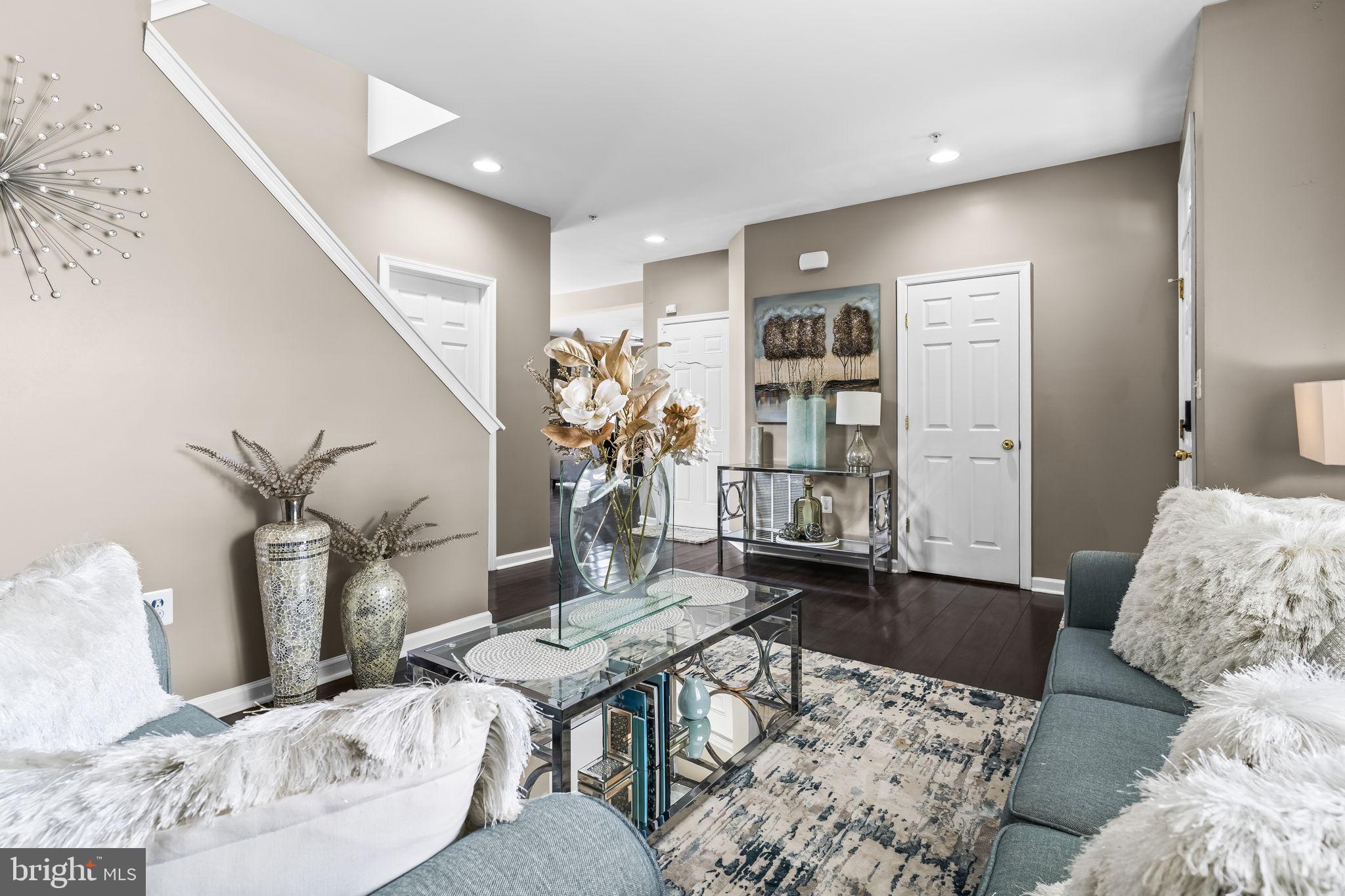 WESTBURY - Residential