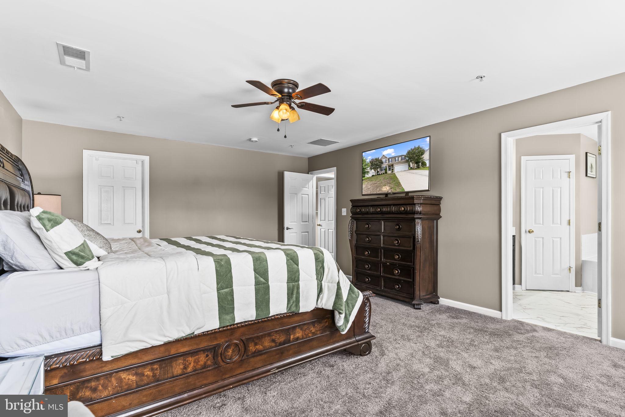 WESTBURY - Residential