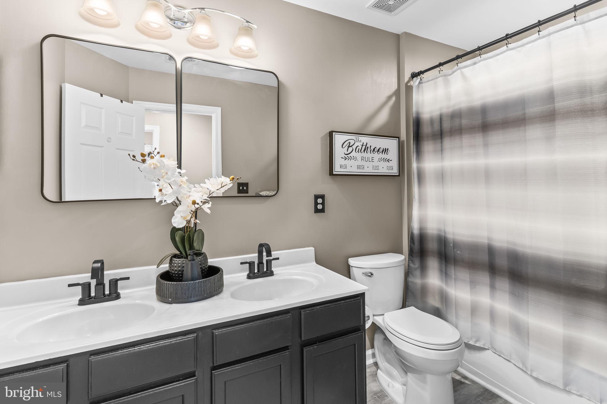 WESTBURY - Residential