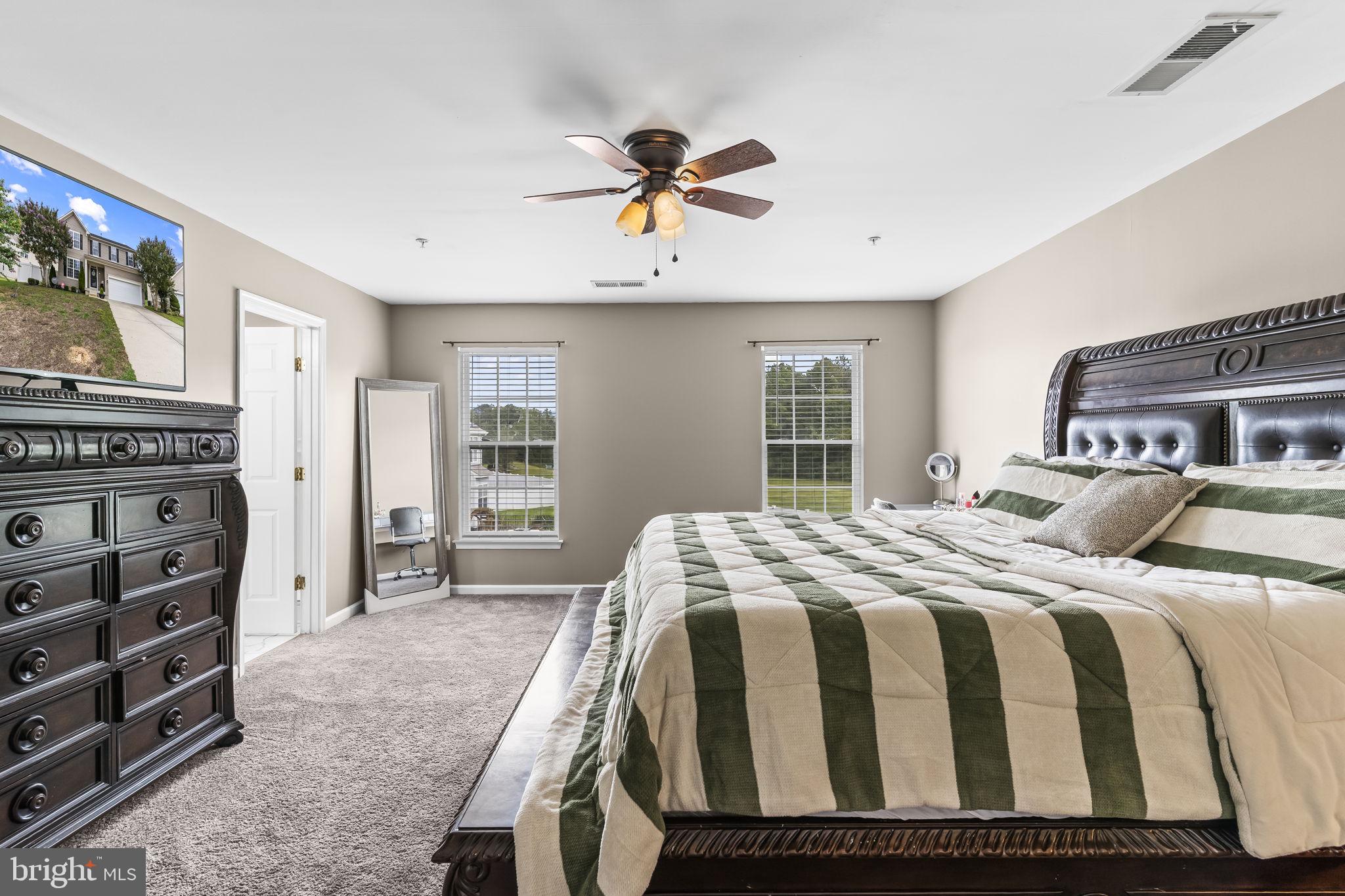 WESTBURY - Residential