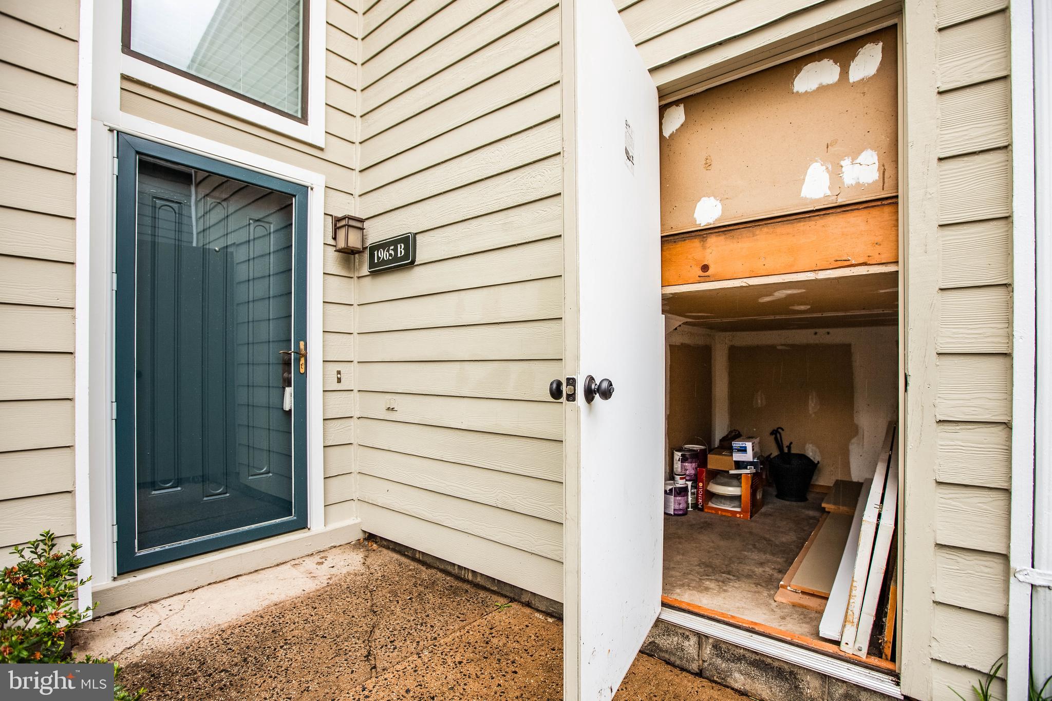 VILLA RIDGE CONDOMINIUMS - Residential