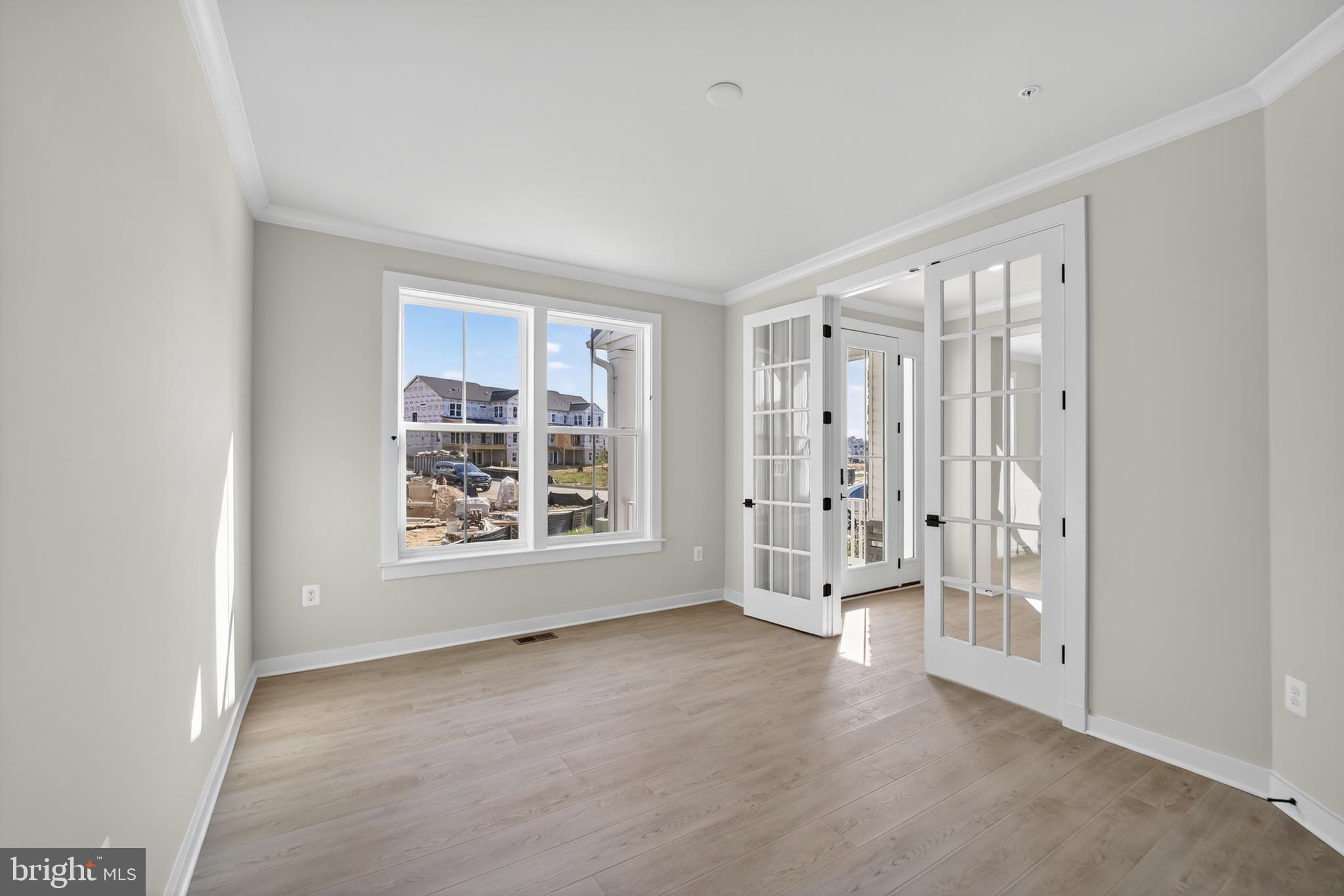 SOUTH LAKE - Residential