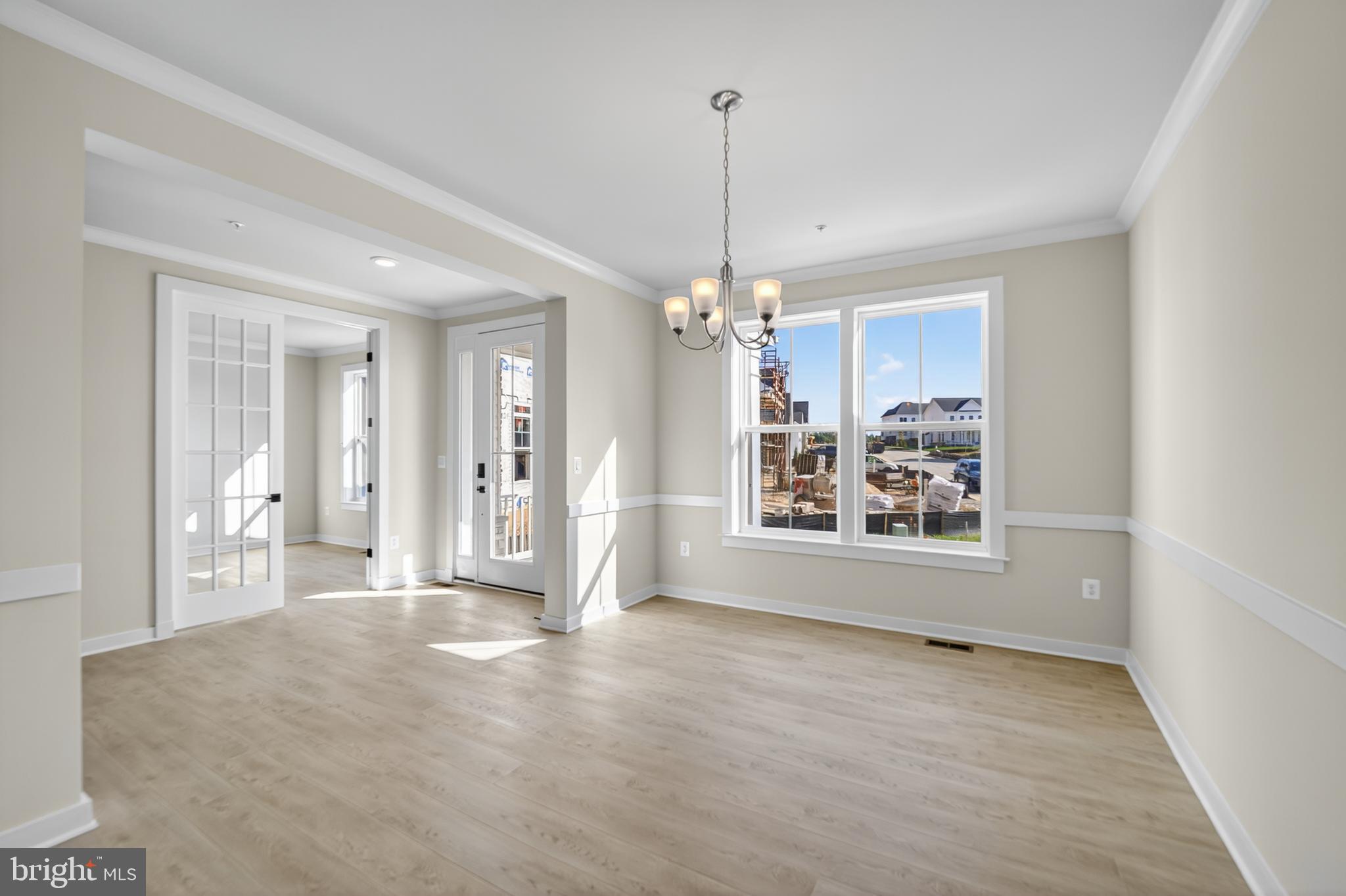 SOUTH LAKE - Residential