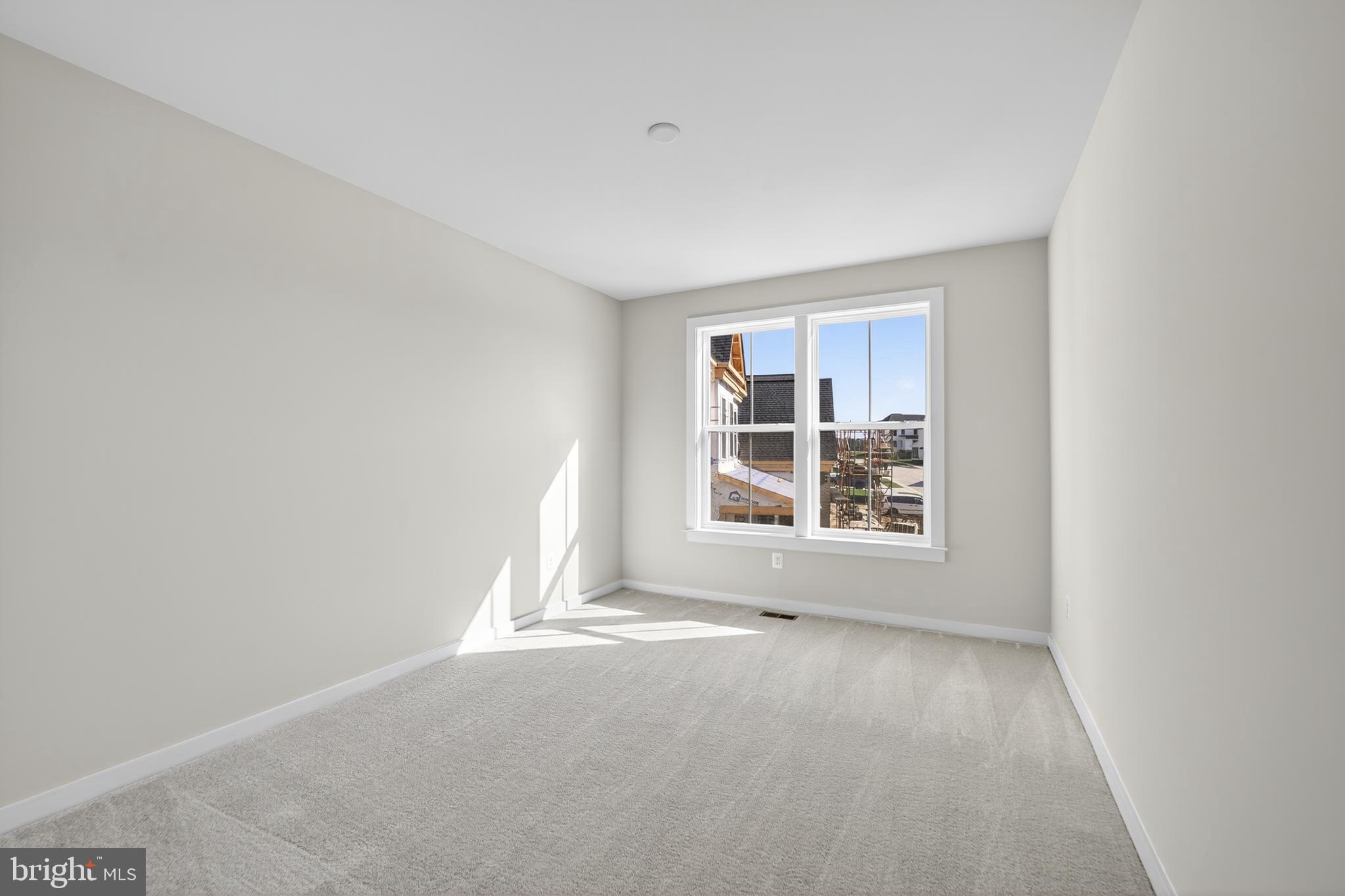 SOUTH LAKE - Residential