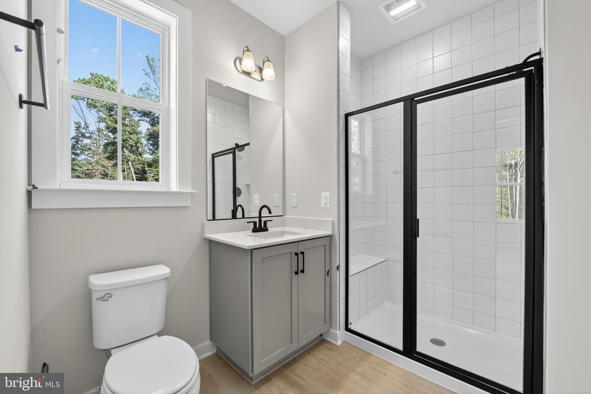 SOUTH LAKE - Residential