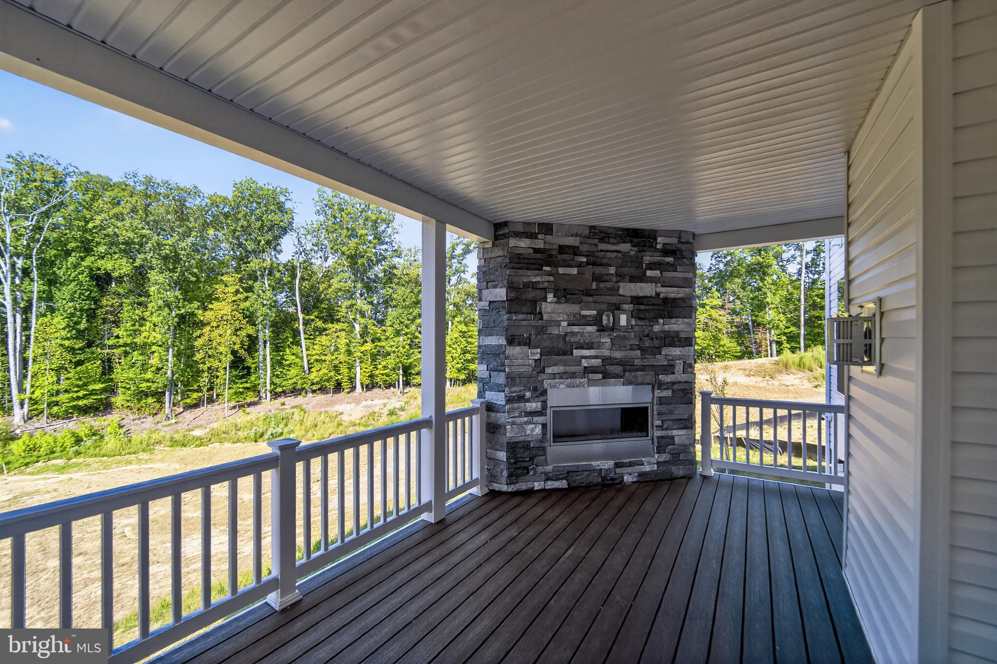 SOUTH LAKE - Residential