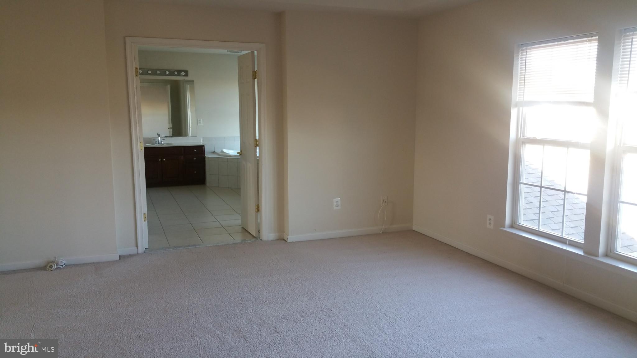 ASHBURN VILLAGE - Residential Lease