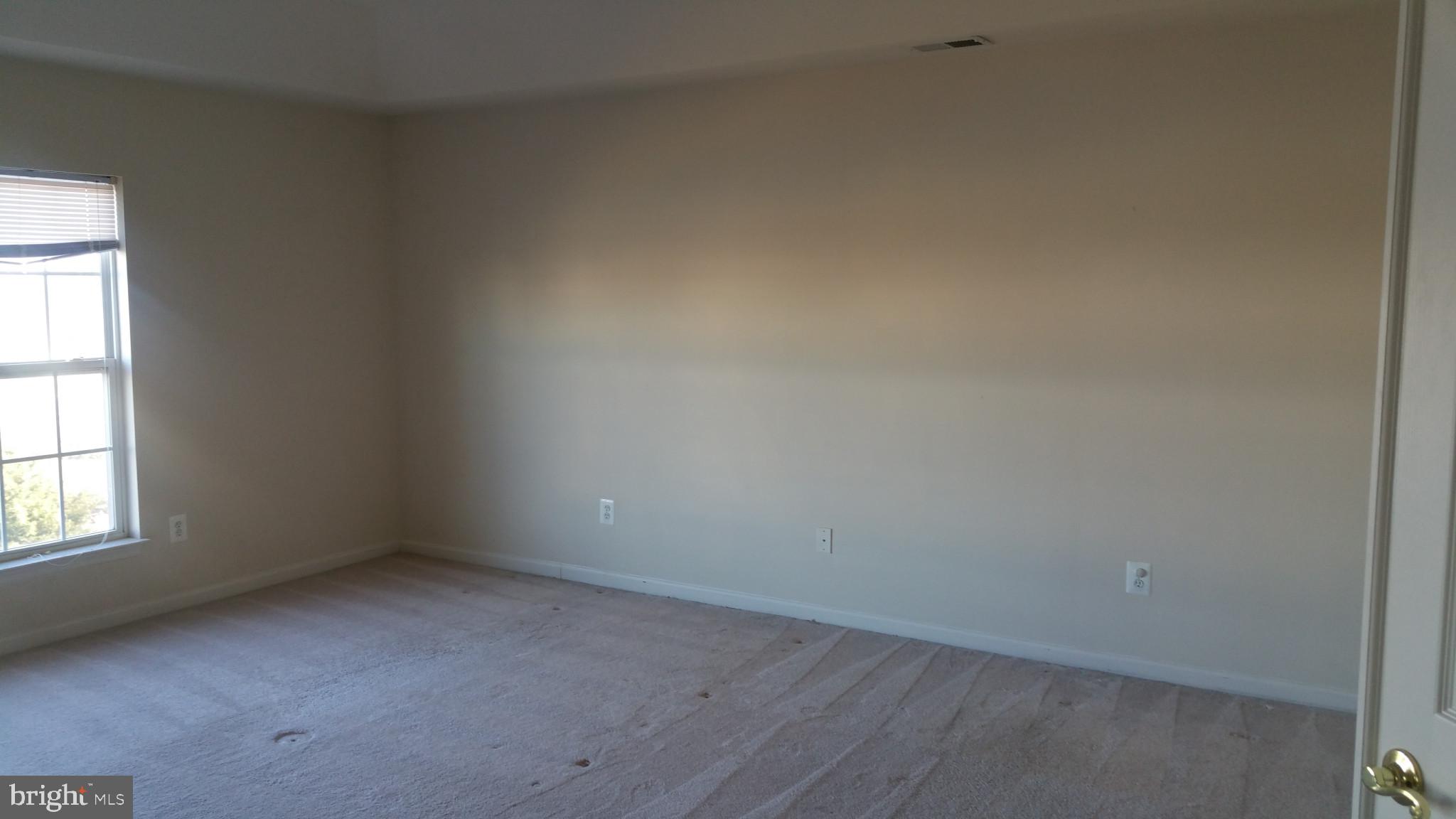 ASHBURN VILLAGE - Residential Lease